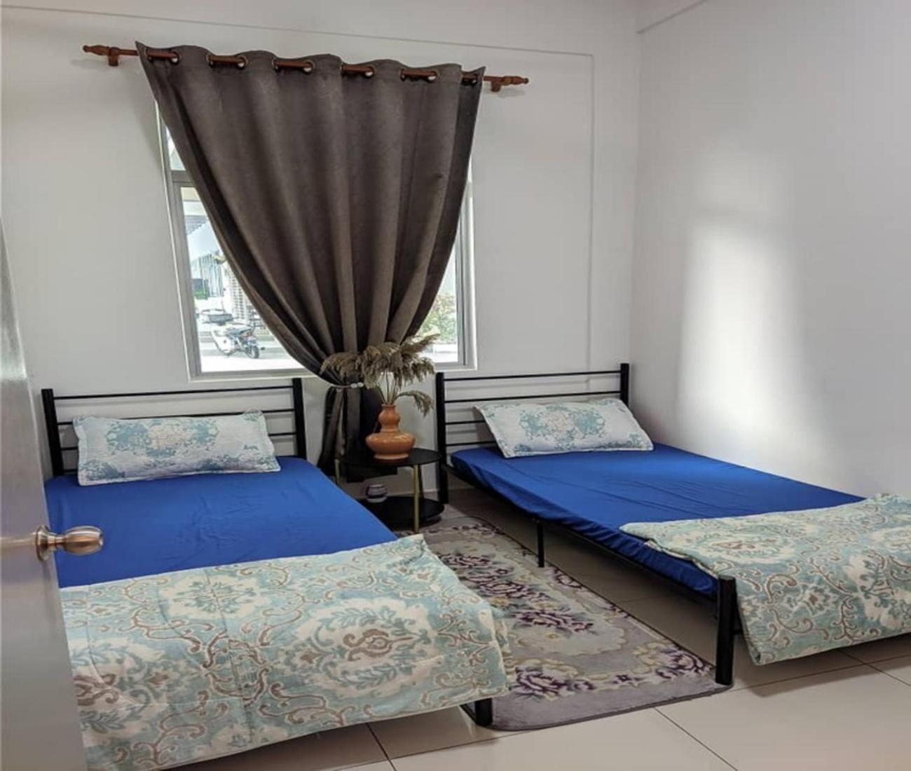 Izz Musliim Apartment *